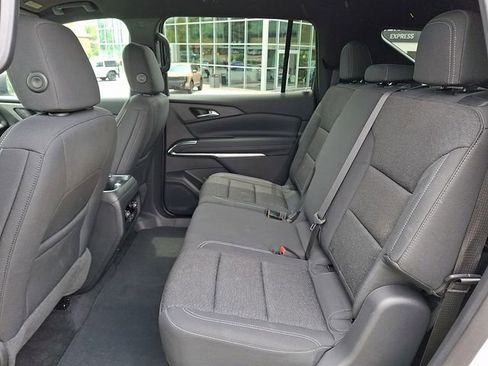 Used 2024 Chevrolet Traverse LS FWD image 10