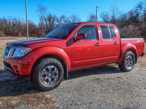 Used 2018 Nissan Frontier PRO-4X image 4