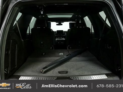 Used 2022 Chevrolet Tahoe Z71 w/ Luxury Package image 33