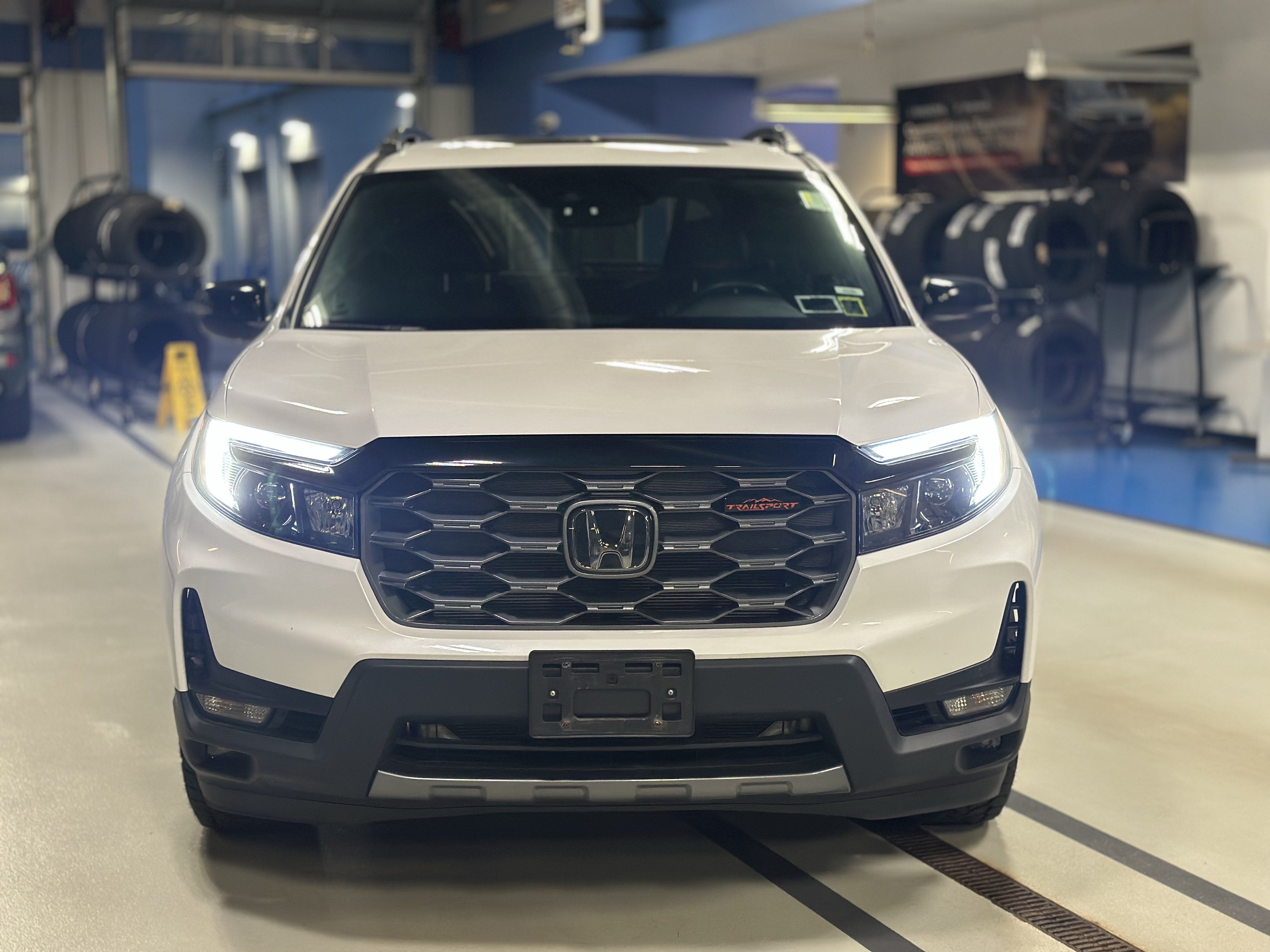 Used 2024 Honda Passport TrailSport image 2