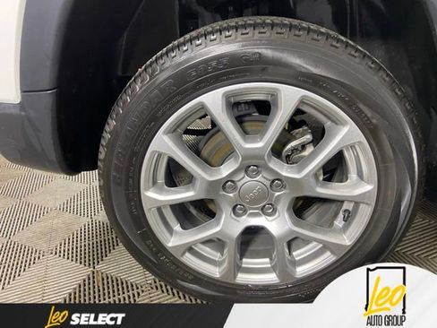 Used 2022 Jeep Compass Latitude AWD/4WD image 29