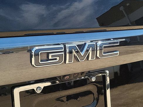 Used 2023 GMC Yukon Denali Ultimate AWD/4WD image 31