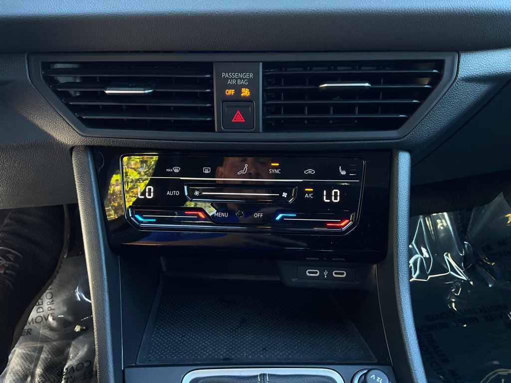 Used 2025 Volkswagen Jetta Sport FWD image 19
