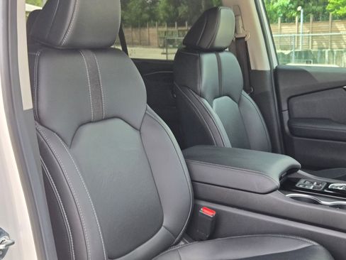 Used 2025 Honda Pilot Touring image 31