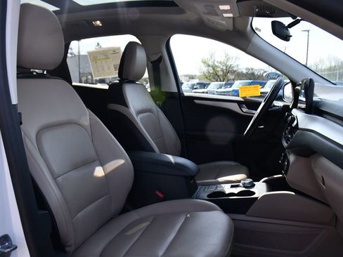 Used 2021 Ford Escape SEL w/ Technology Package AWD/4WD image 16