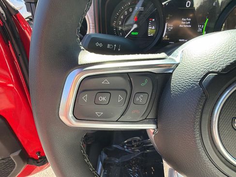 Used 2025 Jeep Wrangler Unlimited Sahara w/ Safety Group AWD/4WD image 27