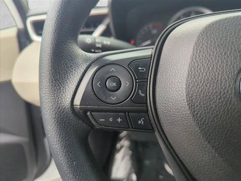 Used 2022 Toyota Corolla LE FWD image 12