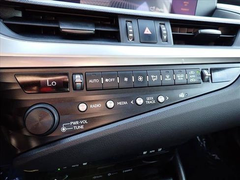 Used 2020 Lexus ES 350 w/ Premium Package FWD image 18