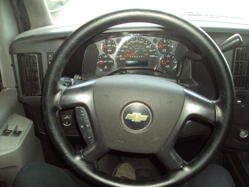 Used 2013 Chevrolet Express 1500 AWD image 15