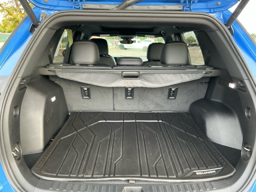 Used 2025 Chevrolet Equinox ACTIV w/ Safety and Technology Package AWD/4WD image 17