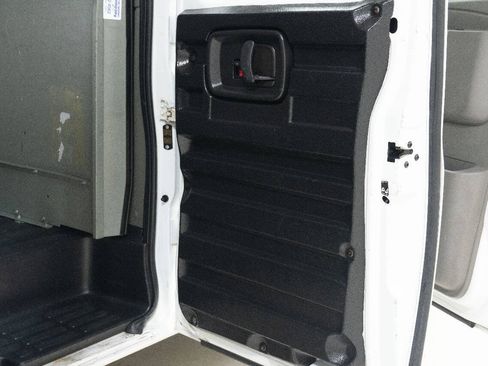 Used 2017 Chevrolet Express 2500 Extended RWD image 20
