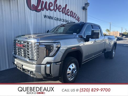 Used 2024 GMC Sierra 3500 Denali w/ Denali Reserve Package image 10
