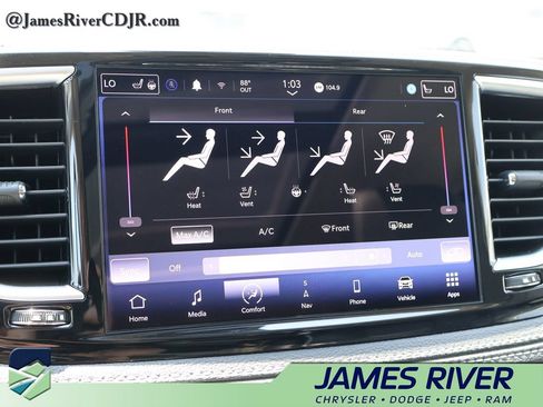 Used 2022 Chrysler Pacifica Limited FWD image 35