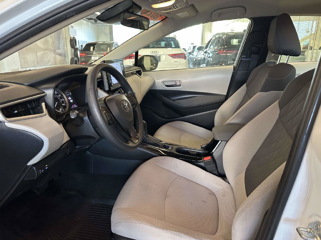 Used 2022 Toyota Corolla LE w/ LE Convenience Package FWD image 16