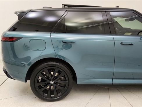 Used 2025 Land Rover Range Rover Sport Dynamic SE image 7