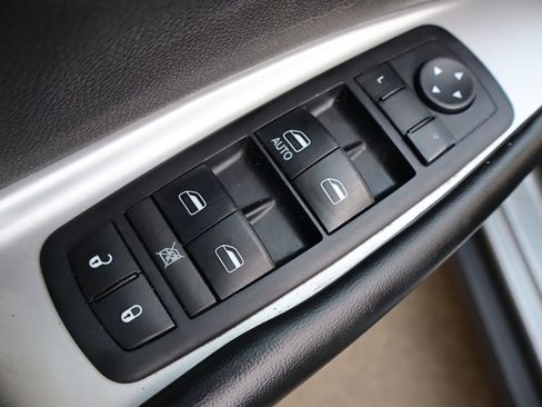 Used 2017 Dodge Journey SE w/ Flexible Seating Group image 29