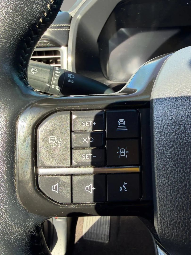 Used 2022 Ford F150 Lightning Platinum AWD/4WD image 23