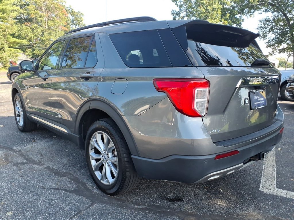Used 2023 Ford Explorer XLT w/ Equipment Group 202A AWD/4WD image 4