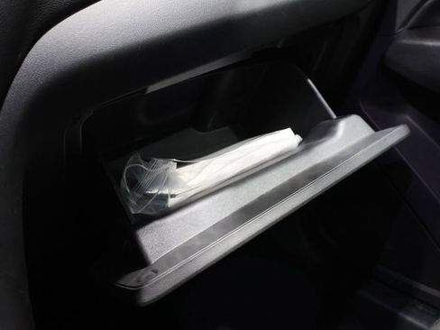 Used 2020 Chevrolet Equinox LT image 30