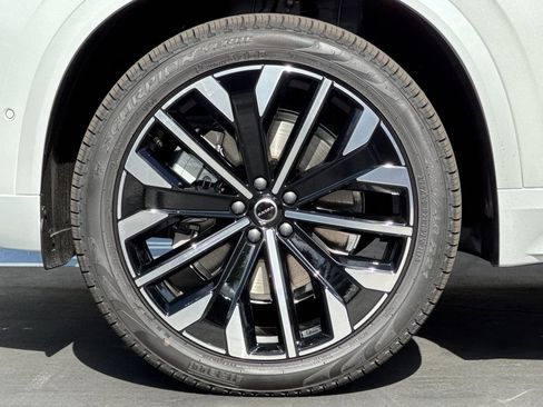 New 2026 Volvo XC90 B5 Plus image 26