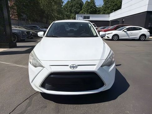 Used 2016 Scion iA FWD image 3