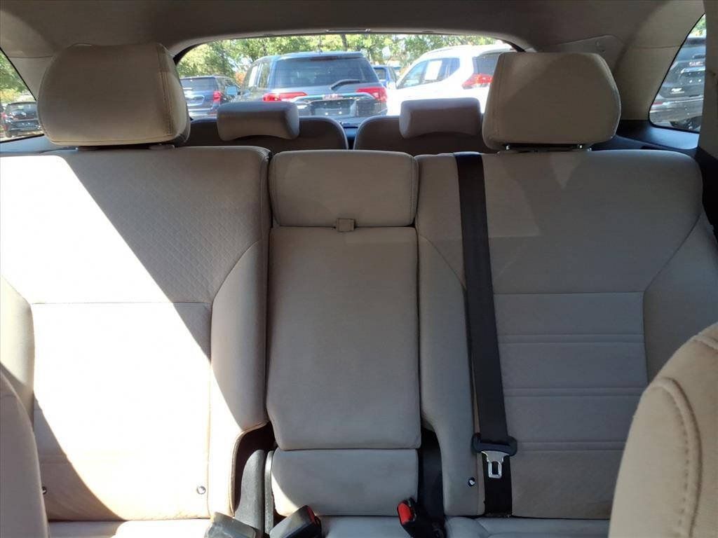 Used 2017 Kia Sorento FWD w/ LX Convenience Package image 17