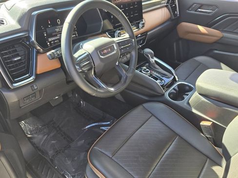 Used 2023 GMC Canyon AT4 w/ AT4 Premium Package AWD/4WD image 11