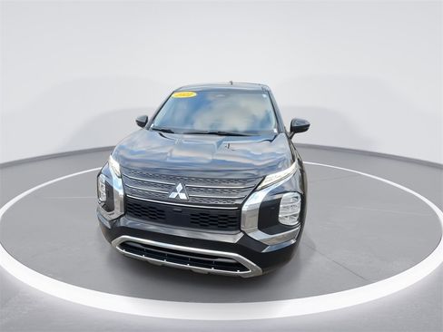 Used 2022 Mitsubishi Outlander ES image 3