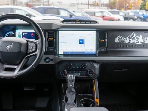 Used 2023 Ford Bronco Badlands w/ Sasquatch Package image 19