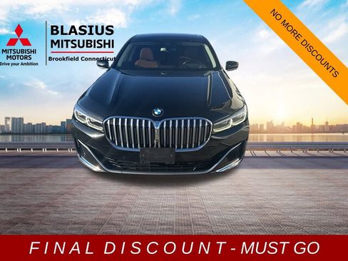 Used 2021 BMW 750i xDrive w/ Executive Package image 9