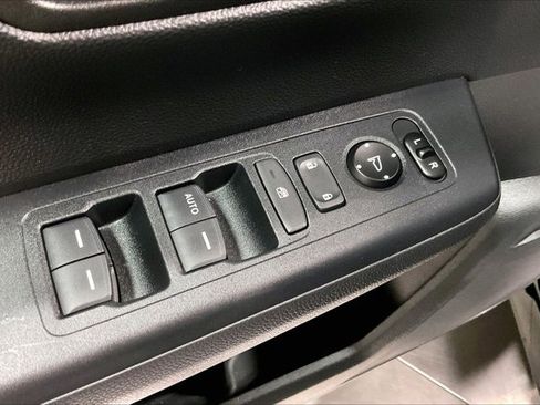 Used 2025 Honda CR-V LX image 39