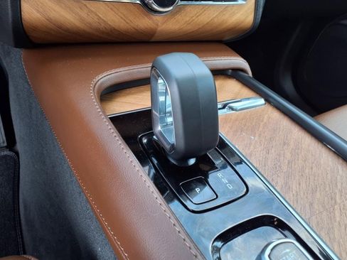 Certified 2025 Volvo XC90 B5 Plus image 15