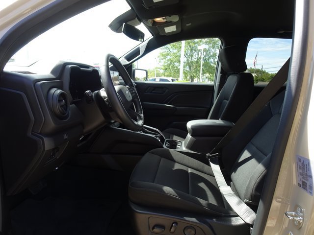 Used 2023 Chevrolet Colorado Trail Boss w/ Advanced Trailering Package AWD/4WD image 11