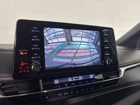 Used 2022 Toyota Sienna XSE AWD/4WD image 19