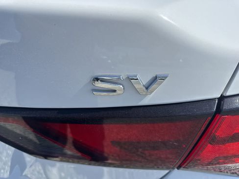 Used 2024 Nissan Sentra SV FWD image 12