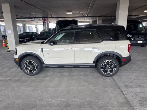 Used 2025 Ford Bronco Sport Outer Banks AWD/4WD image 2