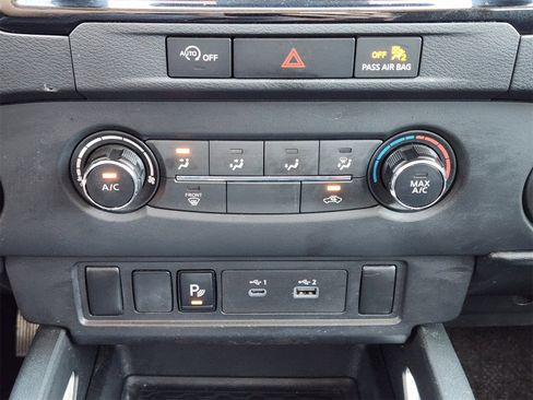 Used 2023 Nissan Frontier SV w/ Technology Package image 27