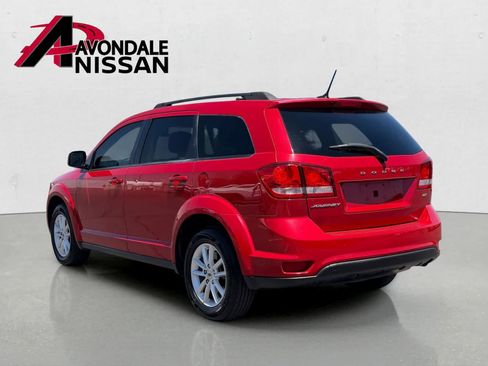 Used 2018 Dodge Journey SXT w/ Connectivity Group FWD image 4