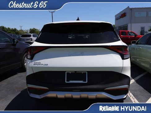 Used 2023 Kia Sportage LX image 17