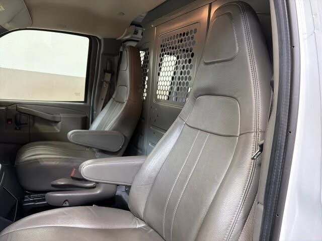 Used 2022 Chevrolet Express 2500 w/ Driver Convenience Package RWD image 16