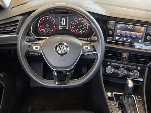 Used 2021 Volkswagen Jetta SE FWD image 15