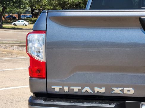 Used 2023 Nissan Titan SV w/ SV Convenience Package AWD/4WD image 11