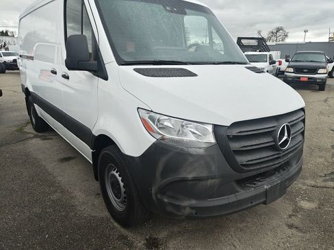 Used 2022 Mercedes-Benz Sprinter 1500 image 8