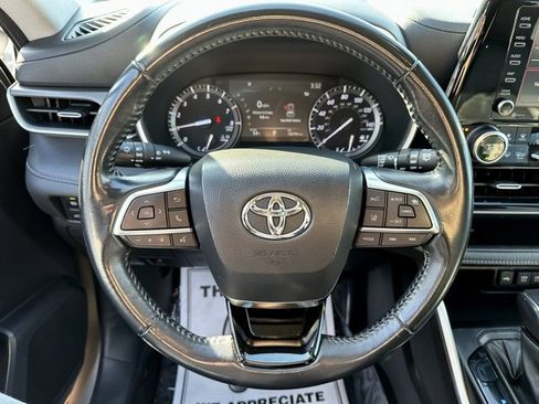 Used 2021 Toyota Highlander XLE image 34