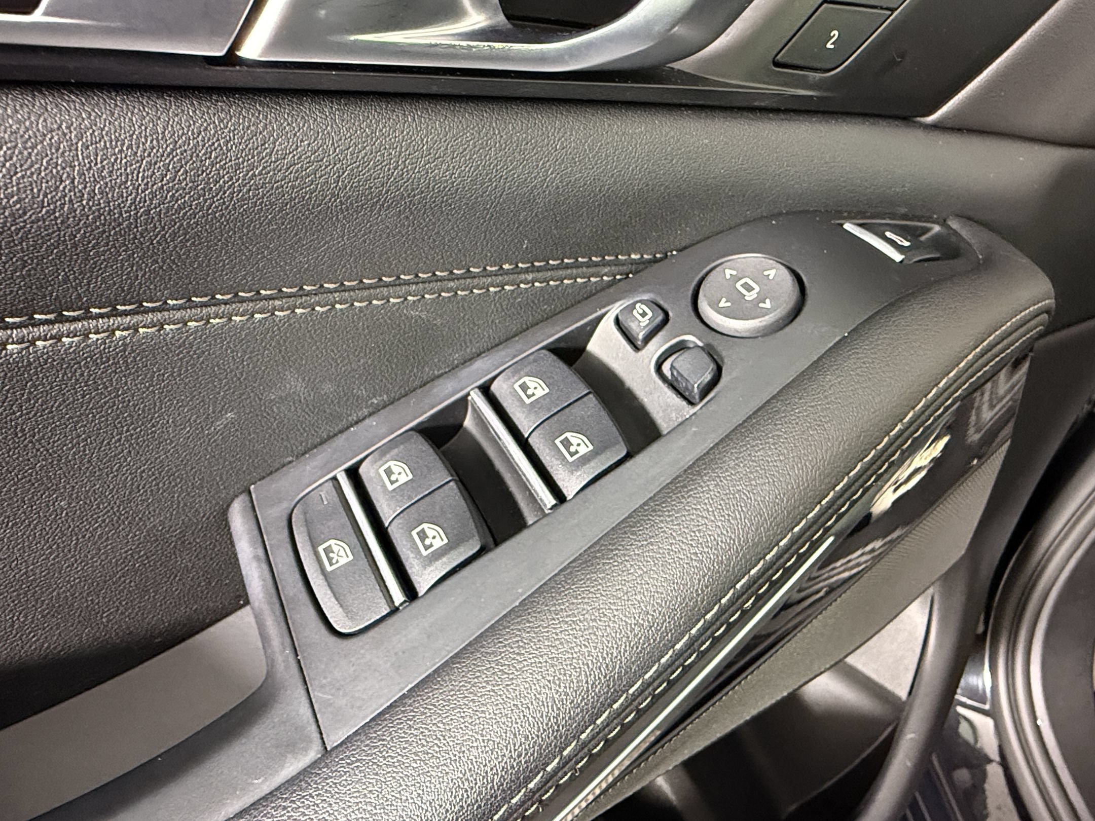 Used 2024 BMW X5 sDrive40i w/ M Sport Package RWD image 25