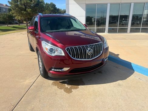 Used 2017 Buick Enclave Leather FWD image 3