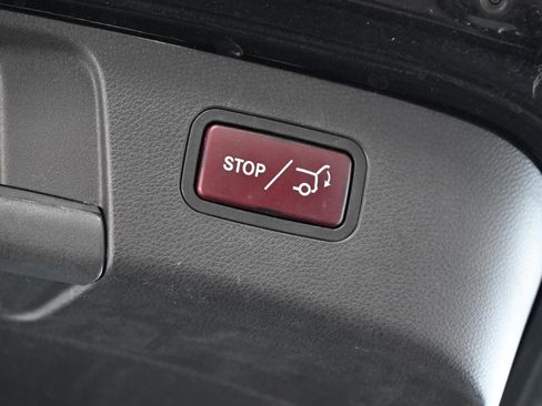 Used 2016 Mercedes-Benz GLA 250 4MATIC image 40