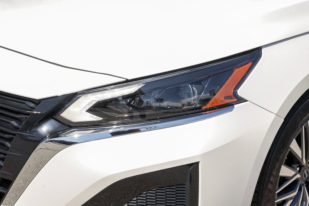 Used 2023 Nissan Altima 2.5 SV w/ SV Premium Package FWD image 10