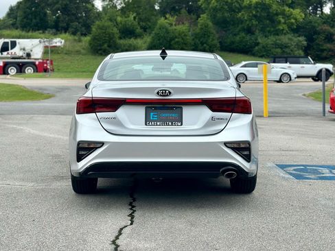 Used 2020 Kia Forte LXS FWD image 5