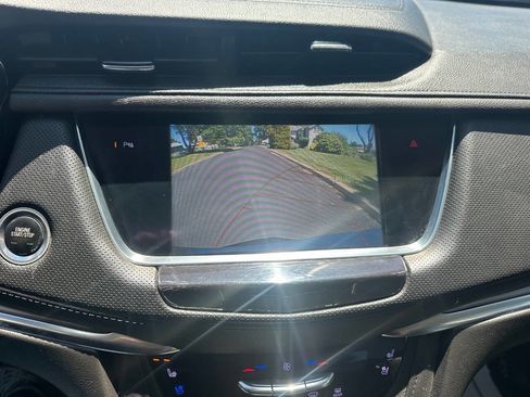 Used 2019 Cadillac XT5 Premium Luxury AWD/4WD image 17